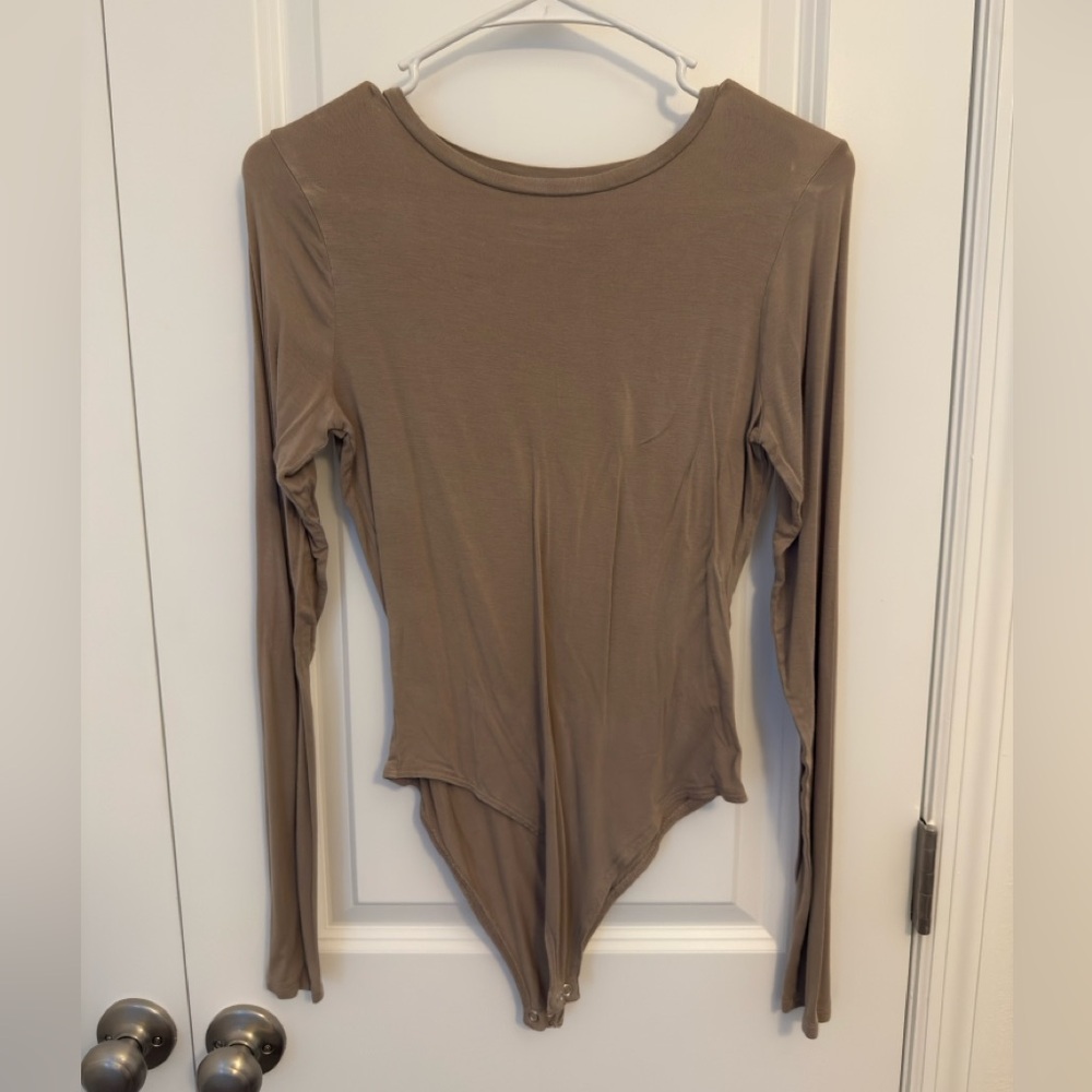 Fashion Nova Taupe Long-Sleeve Bodysuit